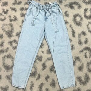 Zara Size 2 Jean - Light Jean Cropped at Ankle - Jean Belt, Stretch Top
